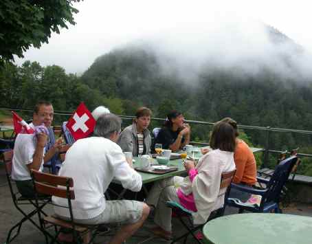 Beim Essen auf der Terasse